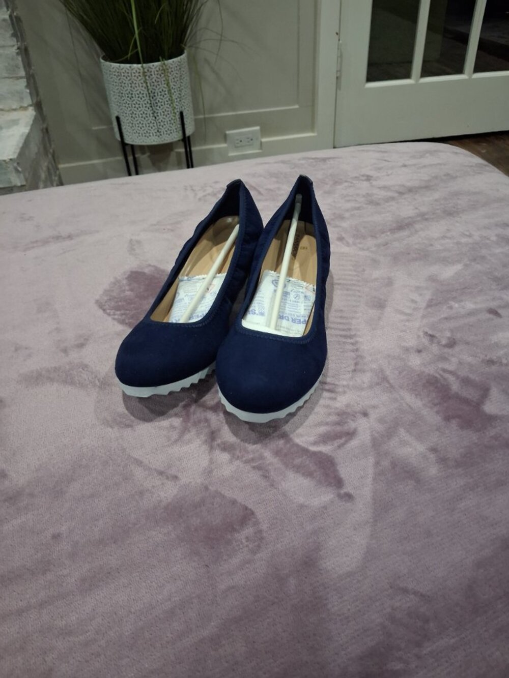 BANDOLINO NAVY WEDGE ESPANDRILLE SIZE 9